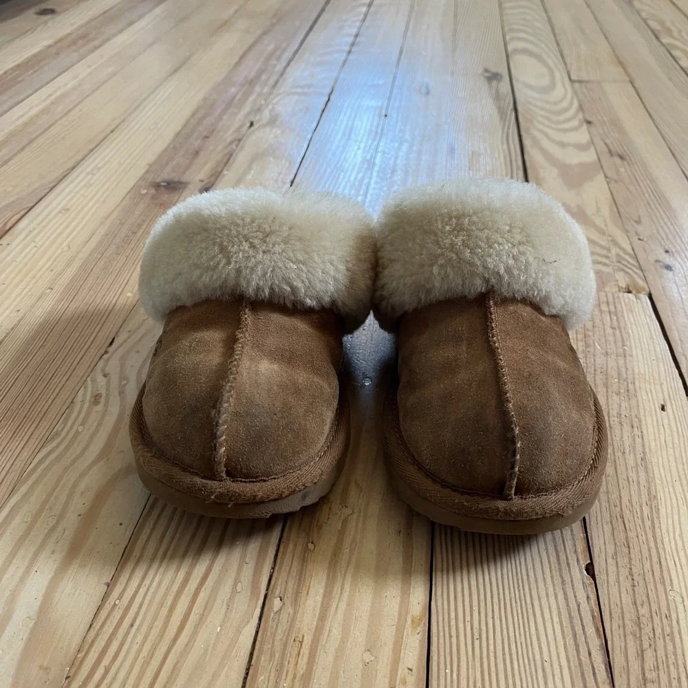 UGG Kids Cozy II Suede Sheepskin Slippers Chestnut Brown Size 2 1019065K comfort